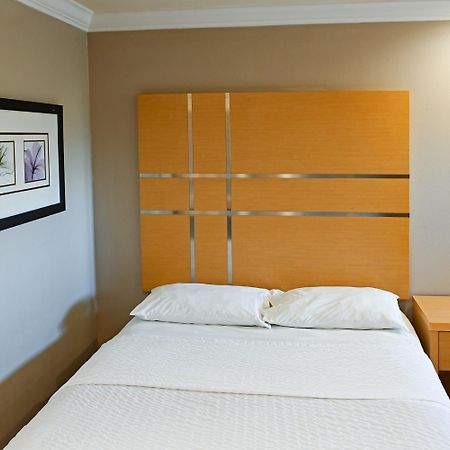 Days Inn By Wyndham San Francisco S/Oyster Point Airport Саут-Сан-Франциско Екстер'єр фото