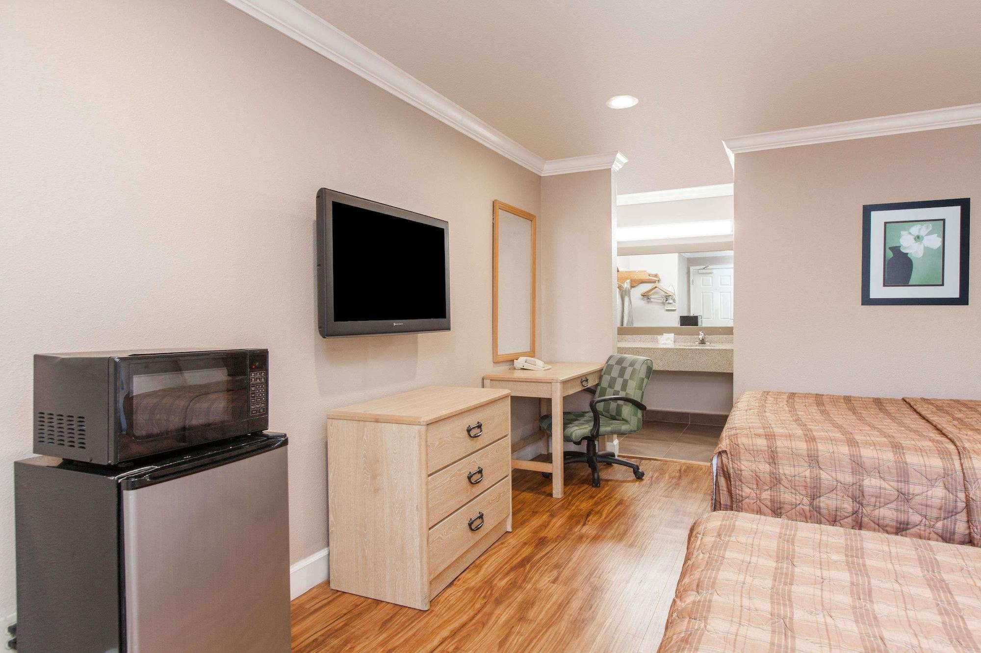 Days Inn By Wyndham San Francisco S/Oyster Point Airport Саут-Сан-Франциско Екстер'єр фото