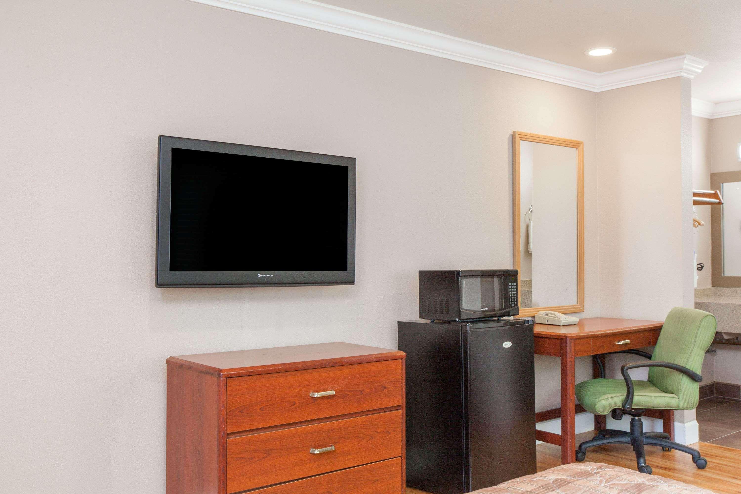 Days Inn By Wyndham San Francisco S/Oyster Point Airport Саут-Сан-Франциско Екстер'єр фото